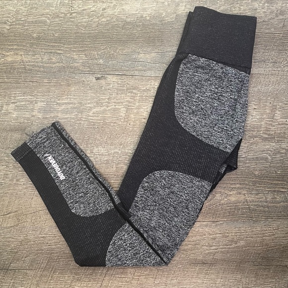 ❌SOLD❌ DOYOUEVEN Impact Seamless Leggings - Picture 1 of 5